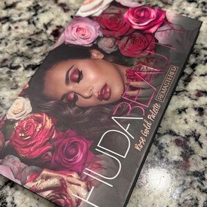 Huda Beauty Vintage RARE Rose Gold Palette Remastered Eyeshadow Palette